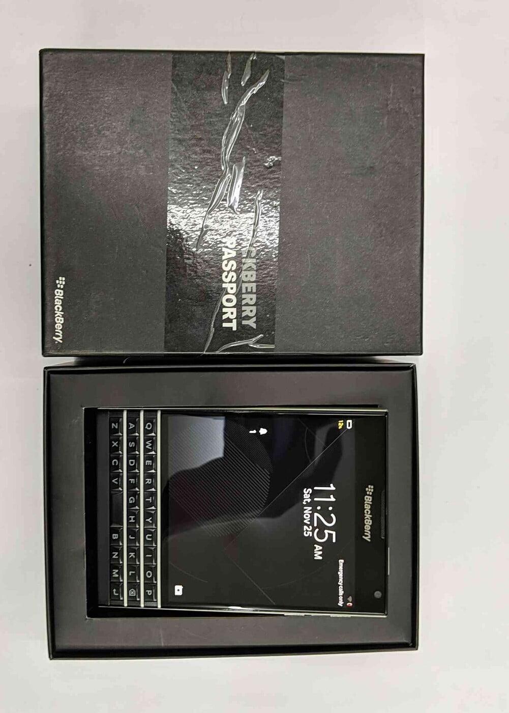 BlackBerry Passport 3/32GB Refurbished - Triveni World