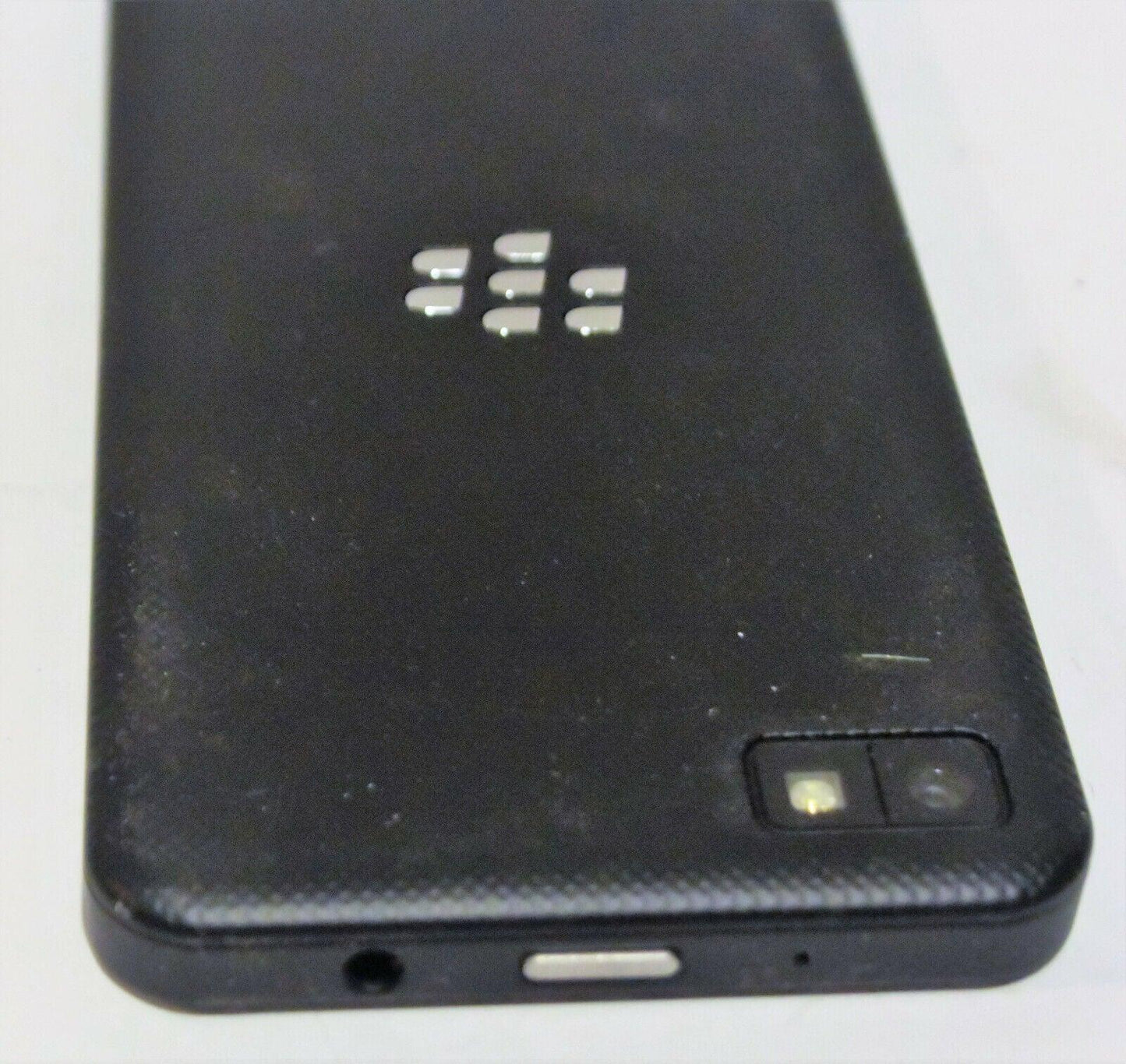 BlackBerry Z10 16GB Black (AT&T) Smartphone - Refurbished - Triveni World