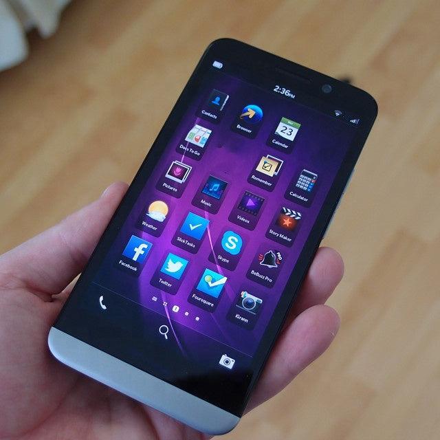 Blackberry Z30 Refurbished - Triveni World