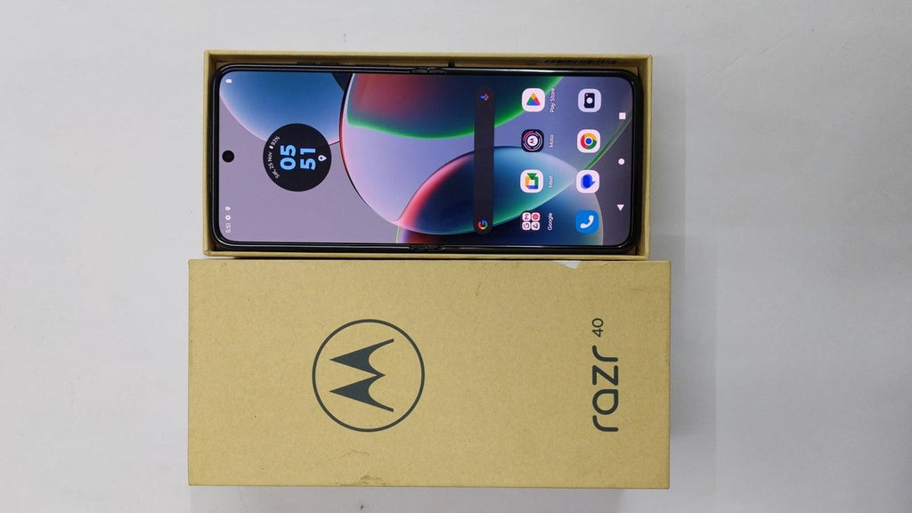 Moto Razr 40 5G 8/256GB Refurbished - Triveni World